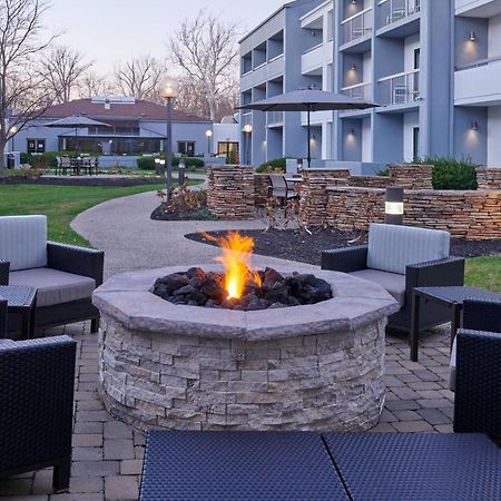 Courtyard By Marriott Indianapolis Castleton Hotel Exterior photo